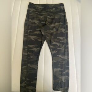 Athleta Camouflage Ultimate 7/8 Tights